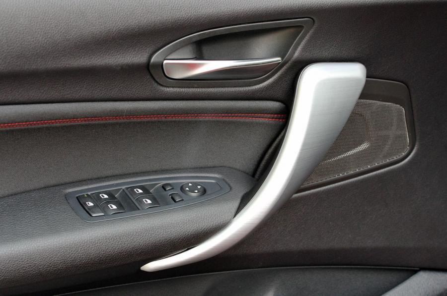  BMW 1-Series 5-Door 2012 года  (фото 10 из 57)